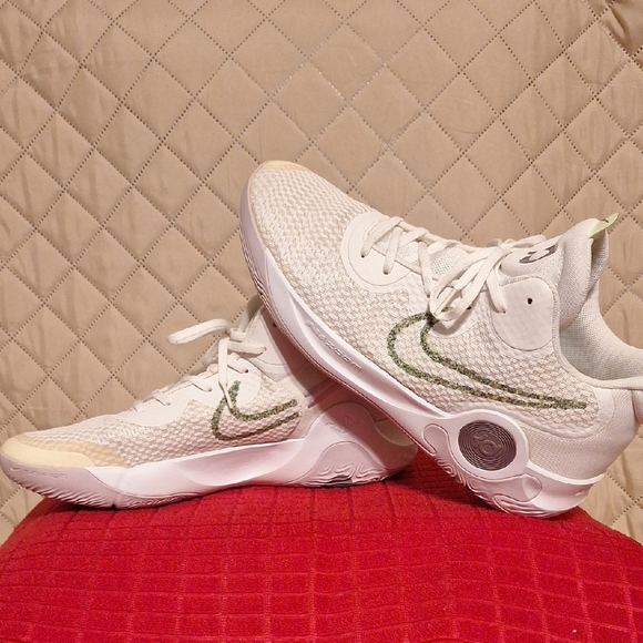 Nike KD Trey 5 Basketball Sneakers main image 4